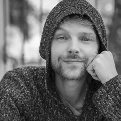 Hugocosson, médium auditif et maître Reiki